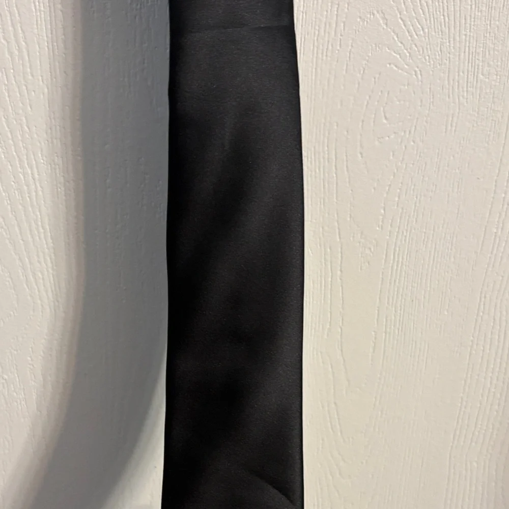 Perry Ellis Elegant Black Men's Tie